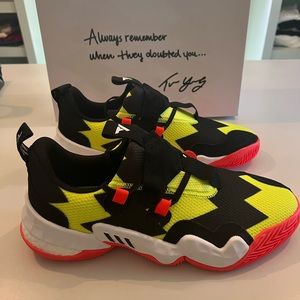 Mens size 11 exclusive Trae Young adidas shoes